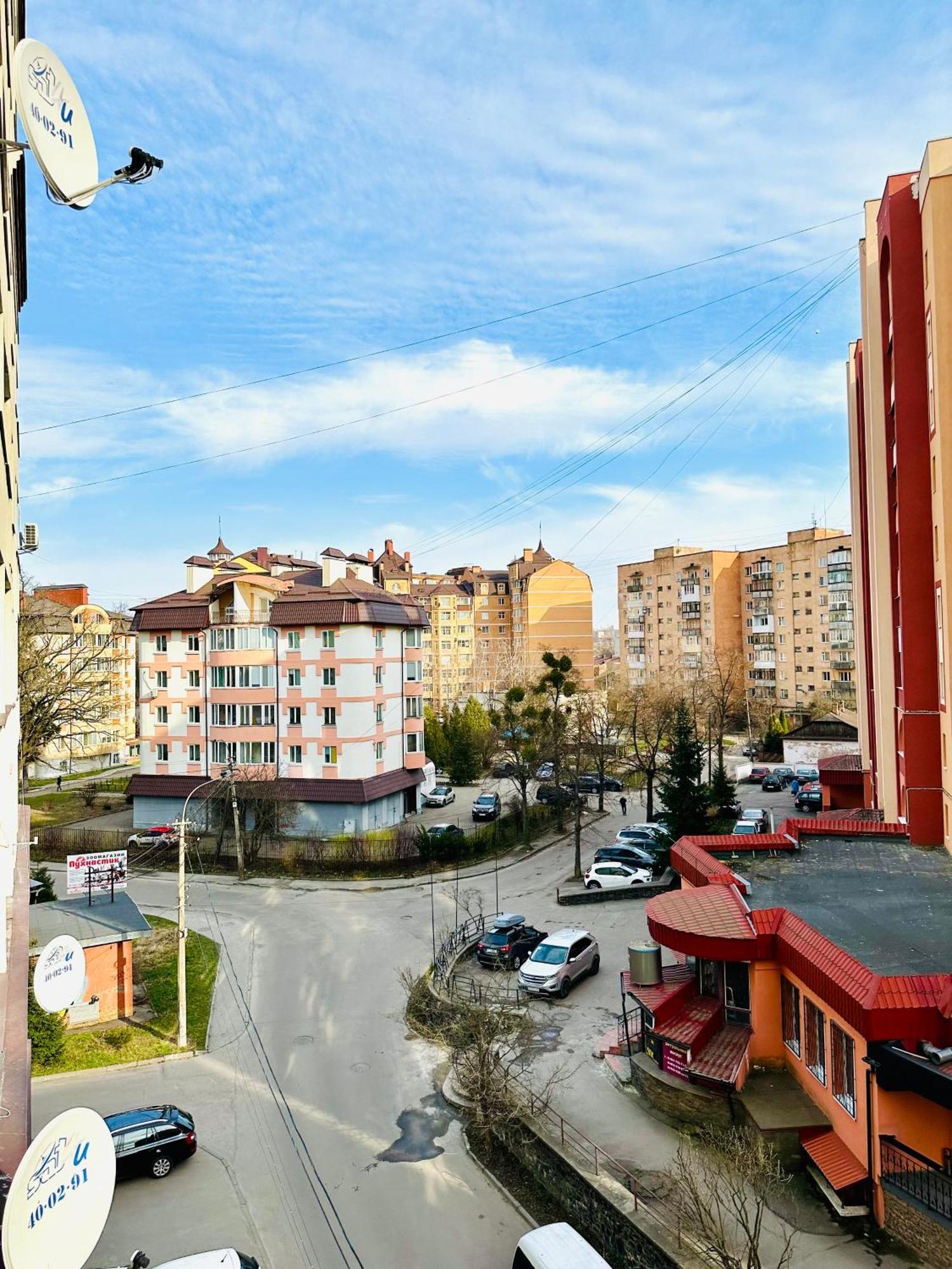Apartments With A Coffee Machine In The City Center, Near A Park And Zlata Plaza Rivne Exterior foto